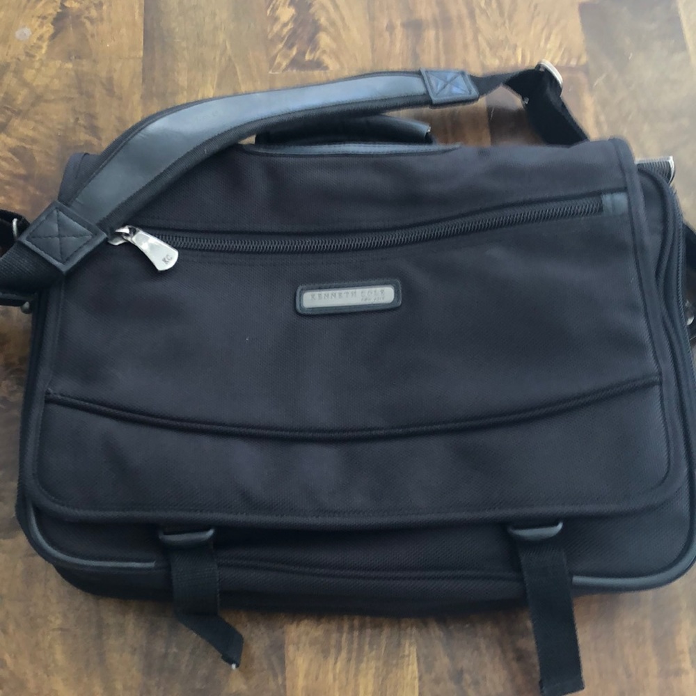 Lap top brief case